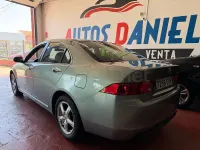 Usado Honda Accord Executive 140 CV (102 kW) 2004 Gris / plata Berlina