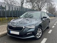 Usado Skoda Scala Active 90 CV (66 kW) 2020 Gris / plata Utilitario