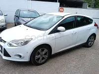 Usado Ford Focus 115 CV (84 kW) 2014 Blanco Berlina