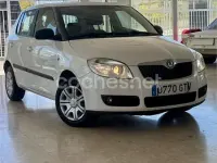 Usado Skoda Fabia 60 CV (44 kW) 2010 Blanco Berlina