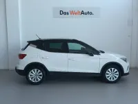 Usado Seat Arona Ecomotive 110 CV (80 kW) 2021 Blanco SUV