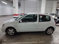 Usado Renault Clio II Dynamique 70 CV (51 kW) 2007 Blanco Berlina