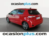 Usado Toyota Yaris 100 CV (73 kW) 2020 Rojo Utilitario