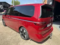 Usado VW Multivan Style 150 CV (110 kW) 2025 Granate Monovolumen