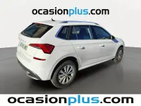 Usado Skoda Kamiq Ambition 110 CV (80 kW) 2022 Blanco SUV