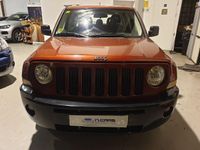 Usado Jeep Patriot Sport 140 CV (102 kW) 2011 Granate SUV