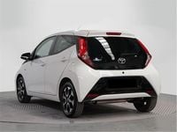 Usado Toyota Aygo X-play 72 CV (52 kW) 2021 Xrojo Utilitario