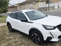 Käytetty Peugeot 2008 Allure 110 HP (80 kW) 2022 Valkoinen Katumaasturi
