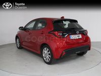 Usado Toyota Yaris Hybrid Active 116 CV (85 kW) 2024 Rojo Berlina