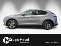 Usado Alfa Romeo Stelvio Sprint 190 CV (139 kW) 2021 Gris / plata SUV