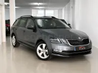 Usado Skoda Octavia Style 150 CV (110 kW) 2018 Gris / plata Familiar