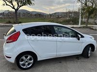 Usado Ford Fiesta Trend 82 CV (60 kW) 2011 Blanco Utilitario