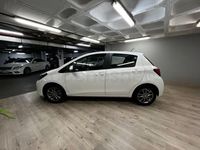 Usado Toyota Yaris Active 99 CV (72 kW) 2015 Blanco Utilitario
