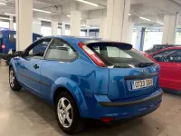 Usado Ford Focus Trend 109 CV (80 kW) 2005 Azul Berlina