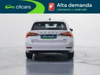 Usado Skoda Octavia Ambition 110 CV (80 kW) 2021 Blanco Familiar