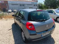 Usado Renault Clio II Dynamique 85 CV (62 kW) 2006 Verde Berlina