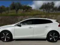 Usado Volvo V40 R-Design Momentum 152 CV (111 kW) 2019 Naranja Utilitario