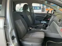 Usado Ford Focus Trend 90 CV (66 kW) 2008 Gris Utilitario