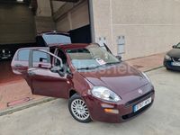 Usado Fiat Punto Pop 77 CV (56 kW) 2013 Granate Utilitario