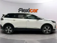Usado Peugeot 5008 Allure 130 CV (95 kW) 2024 Blanco SUV