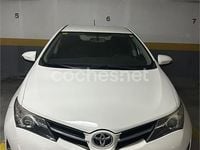 Usado Toyota Auris Active 126 CV (92 kW) 2013 Blanco Berlina