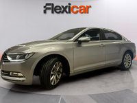 Usado VW Passat Advance 150 CV (110 kW) 2019 Gris Berlina