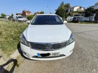 Usado Kia Ceed Active 126 CV (92 kW) 2011 Blanco Utilitario