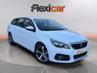 Usado Peugeot 308 SW Access 100 CV (73 kW) 2018 Blanco Familiar