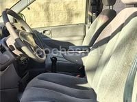 Usado Chrysler Voyager 150 CV (110 kW) 2002 Negro Monovolumen