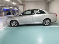 Usado Toyota Avensis Sol 129 CV (94 kW) 2003 Beige Berlina