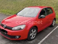 Usado VW Golf VII Advance 105 CV (77 kW) 2012 Rojo Berlina