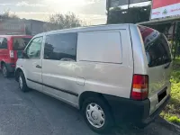 Usado Mercedes Vito 122 CV (89 kW) 2000 Gris Van