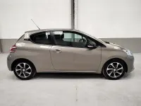 Używany Peugeot 208 Active 68 KM (50 kW) 2012 Beżowy Hatchback