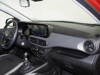 Usado Hyundai i10 67 CV (49 kW) 2024 Gris Utilitario