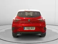 Usado Renault Clio Evolution 101 CV (74 kW) 2025 Rojo Utilitario