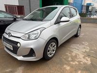 Usado Hyundai i10 67 CV (49 kW) 2017 Gris Utilitario