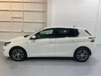 Usado Peugeot 308 Style 99 CV (72 kW) 2015 Blanco Utilitario