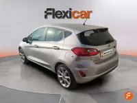 Usado Ford Fiesta Titanium 85 CV (62 kW) 2017 Gris Utilitario