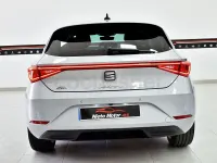 Usado Seat Leon XCELLENCE 150 CV (110 kW) 2022 Gris / plata Berlina
