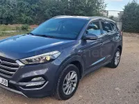 Usado Hyundai Tucson 115 CV (84 kW) 2016 Gris / plata SUV