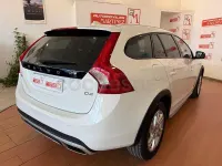 Usado Volvo V60 CC Momentum 190 CV (139 kW) 2017 Blanco Familiar