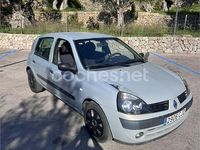 Begagnad Renault Clio II 65 HK (47 kW) 2003 Grön Sedan