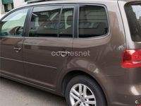 Usado VW Touran Advance 105 CV (77 kW) 2011 Marrón Monovolumen