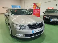 Usado Skoda Superb Ambition 140 CV (102 kW) 2011 Gris / plata Berlina