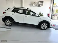 Usado Kia Stonic 120 CV (88 kW) 2022 Blanco SUV