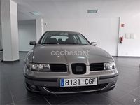 Usado Seat Leon Sport 110 CV (80 kW) 2003 Gris / plata Utilitario
