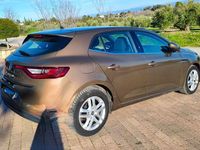 Usado Renault Mégane IV Business 110 CV (80 kW) 2018 Marrón