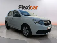 Usado Dacia Sandero Ambiance 73 CV (53 kW) 2017 Blanco Berlina