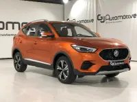 Usado MG ZS Luxury 106 CV (77 kW) 2024 Naranja Berlina