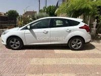 Usado Ford Focus 115 CV (84 kW) 2014 Blanco Berlina